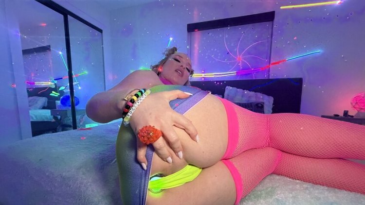 Rave Bunnys - Rave Bunny Alexandra Quintezz Hides Her Butt Plug Till After The Set! Porn Video