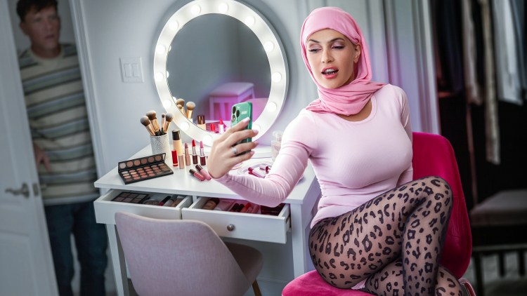Hijab Mylfs - Krystal Sparks in Anniversary Surprise: Not-So-Shy Hijab Wife Spitroasted! Porn Video